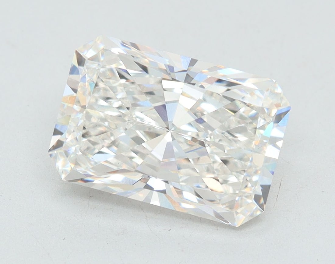 Loose Diamond - RADIANT 2.56ct G VS1: Loose Diamond - RADIANT 2.56ct G VS1 Source: This is a real non-mined Diamond that has been grown in a lab Shape: RADIANT Carats: 2.56 Color: G Clarity: VS1 Certification: GIA Video: