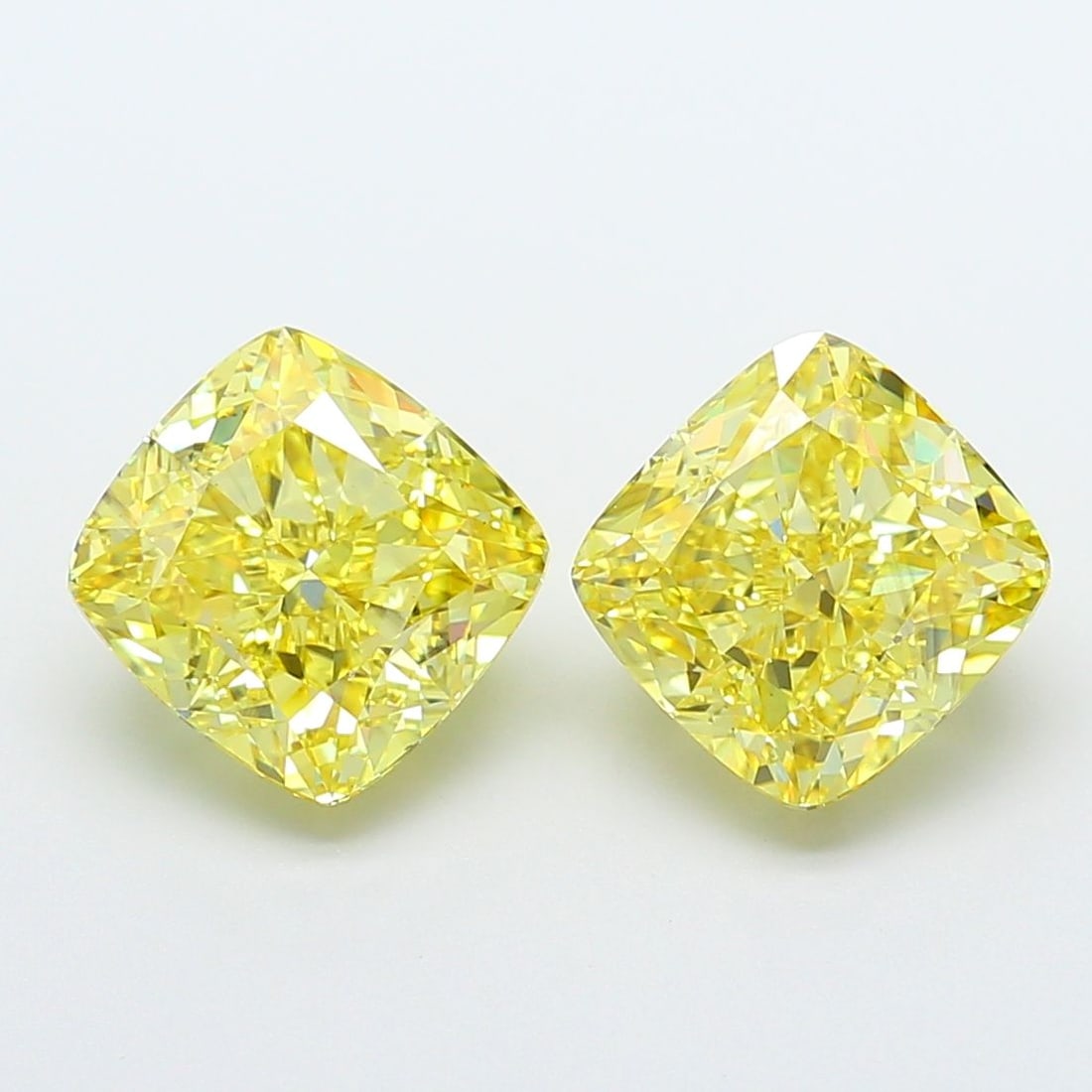 Loose Diamond - CUSHION MODIFIED 4.02ct Fancy Vivid Yellow VS2: Loose Diamond - CUSHION MODIFIED 4.02ct Fancy Vivid Yellow VS2 Source: This is a real non-mined Diamond that has been grown in a lab Shape: CUSHION MODIFIED Carats: 4.02 Color: Fancy Vivid Yellow Cert