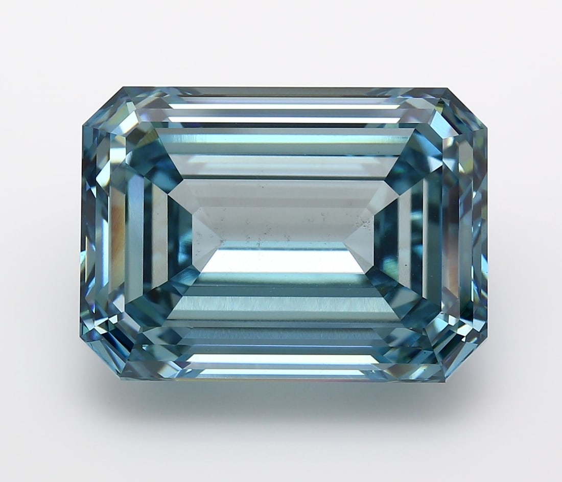 Loose Diamond - EMERALD 24.9ct Fancy Vivid Blue VS2: Loose Diamond - EMERALD 24.9ct Fancy Vivid Blue VS2 Source: This is a real non-mined Diamond that has been grown in a lab Shape: EMERALD Carats: 24.9 Color: Fancy Vivid Blue Certification: IGI Video: