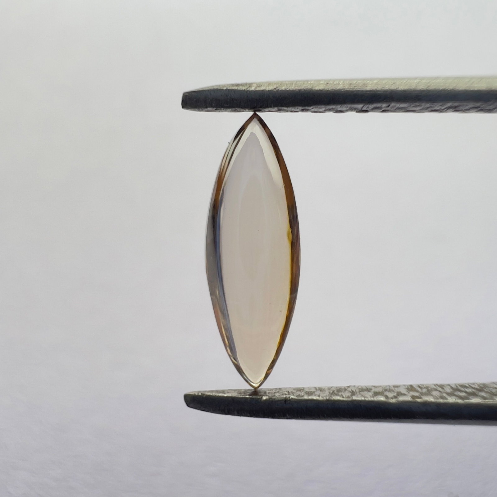 Loose Diamond - MARQUISE 0.5ct Brown VS1: Loose Diamond - MARQUISE 0.5ct Brown VS1 Source: This is a real non-mined Diamond that has been grown in a lab Shape: MARQUISE Carats: 0.5 Color: Brown Certification: NONE The Diamond Depot Guarantee: