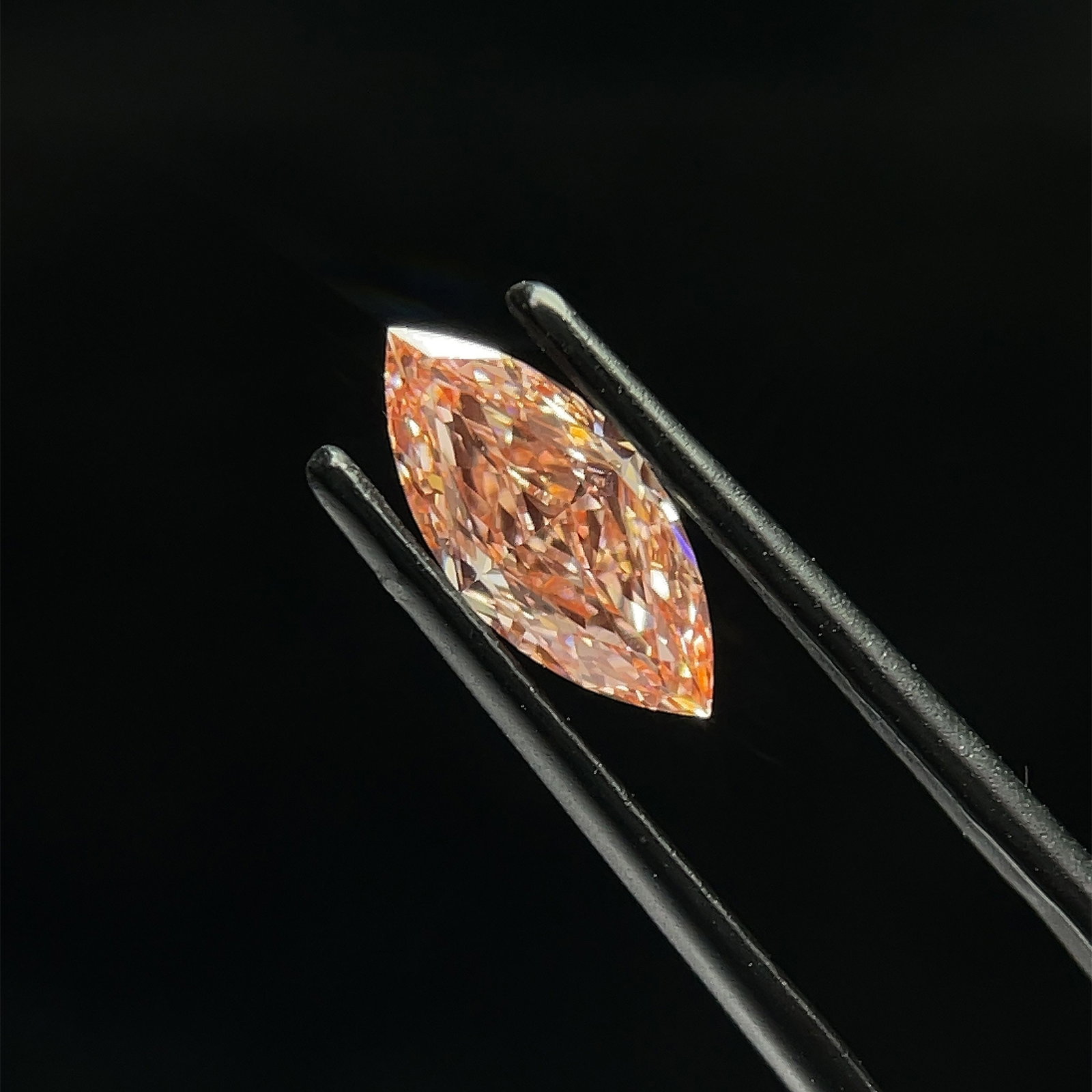 Loose Diamond - MARQUISE 1.14ct Fancy Vivid Pink VS1: Loose Diamond - MARQUISE 1.14ct Fancy Vivid Pink VS1 Source: This is a real non-mined Diamond that has been grown in a lab Shape: MARQUISE Carats: 1.14 Color: Fancy Vivid Pink Certification: IGI Video