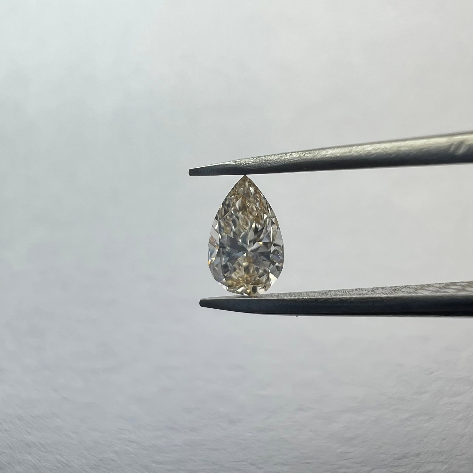 Loose Diamond - OTHER 0.45ct Brown VS1: Loose Diamond - OTHER 0.45ct Brown VS1 Source: This is a real non-mined Diamond that has been grown in a lab Shape: OTHER Carats: 0.45 Color: Brown Certification: NONE The Diamond Depot Guarantee: All
