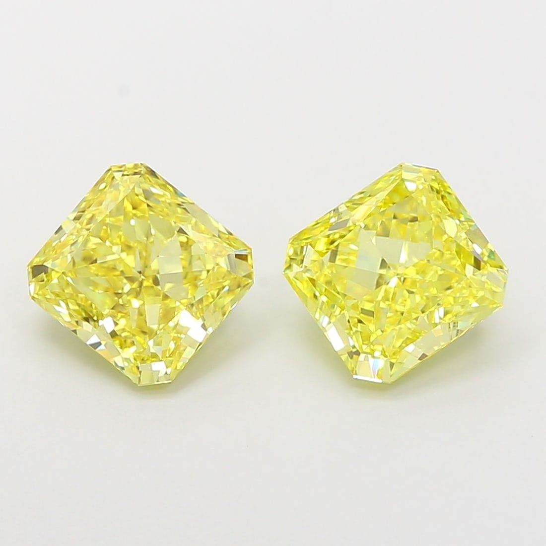 Loose Diamond - SQUARE RADIANT 2.27ct Fancy Vivid Yellow VS2: Loose Diamond - SQUARE RADIANT 2.27ct Fancy Vivid Yellow VS2 Source: This is a real non-mined Diamond that has been grown in a lab Shape: SQUARE RADIANT Carats: 2.27 Color: Fancy Vivid Yellow Certific