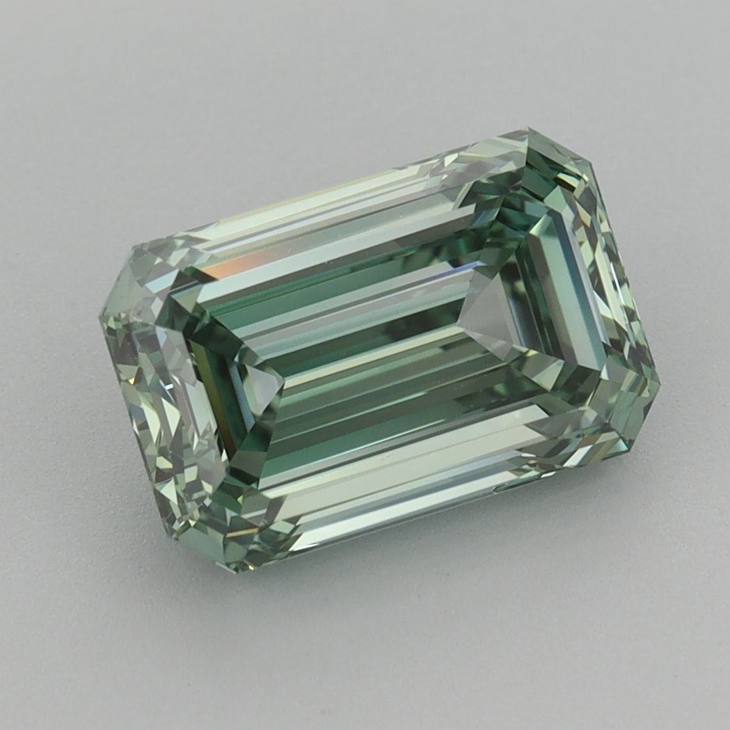 Loose Diamond - EMERALD 3.06ct Fancy Vivid Green VS1: Loose Diamond - EMERALD 3.06ct Fancy Vivid Green VS1 Source: This is a real non-mined Diamond that has been grown in a lab Shape: EMERALD Carats: 3.06 Color: Fancy Vivid Green Certification: IGI The D
