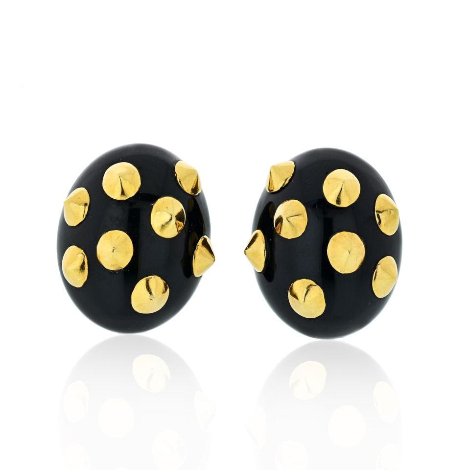 Angela Cummings 18K White Gold Black Jade Studded Earrings: Angela Cummings 18K White Gold Black Jade Studded Earrings Elevate your style with these striking earrings crafted from 18K white gold and featuring luxurious black jade. Designed by the renowned Ange