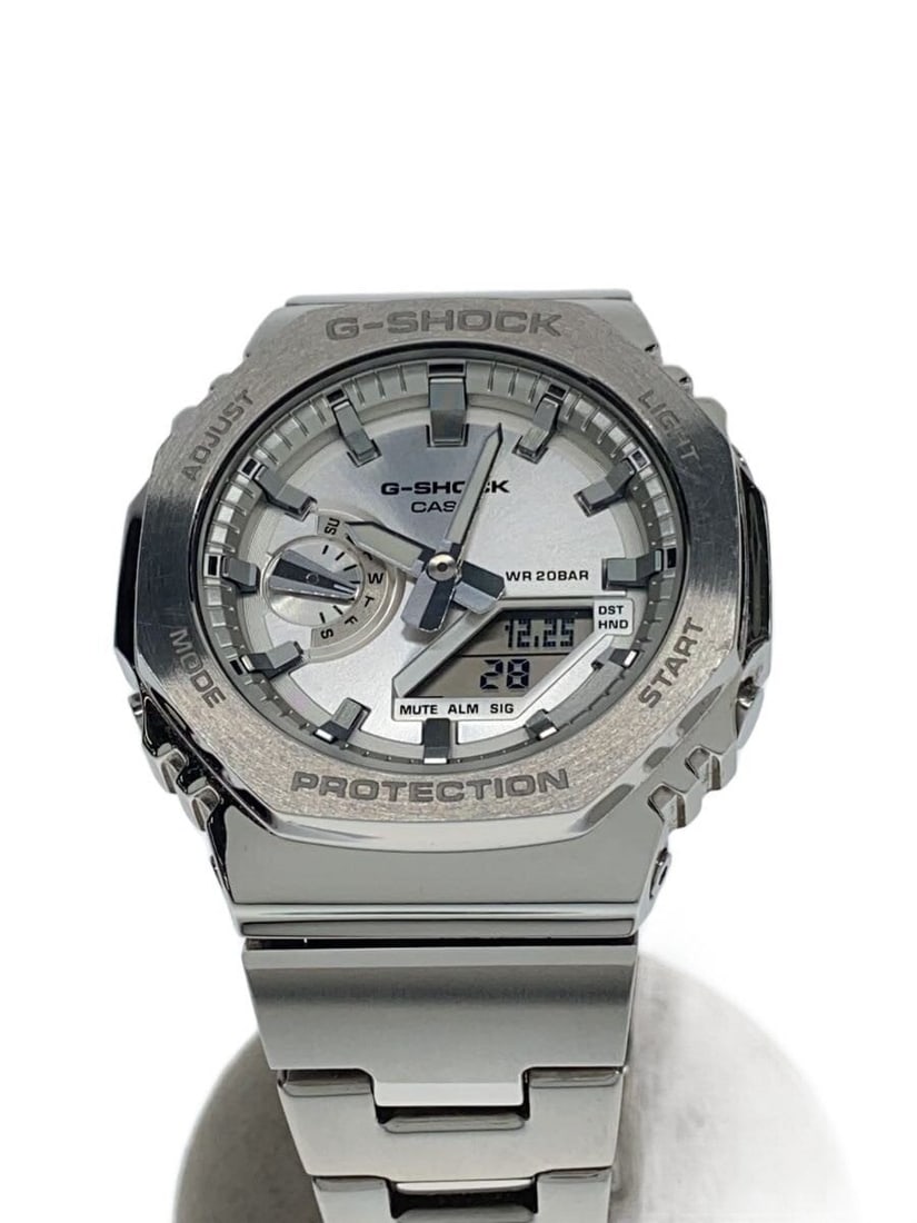 Casio G Shock GM 2110D 7AJF Men's Wristwatch: Casio G Shock GM 2110D 7AJF Men's Wristwatch This CASIO G-SHOCK GM-2110D-7AJF is a men's wristwatch featuring a robust and stylish design. Sourced from Japan, the watch is pre-owned and graded as B, i