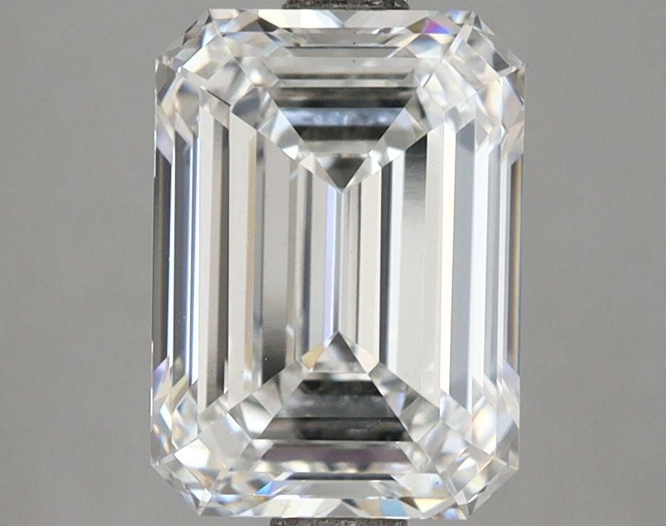 Loose Diamond - EMERALD 3.07ct E VS1: Loose Diamond - EMERALD 3.07ct E VS1 Source: This is a real non-mined Diamond that has been grown in a lab Shape: EMERALD Carats: 3.07 Color: E Clarity: VS1 Certification: IGI Video:
