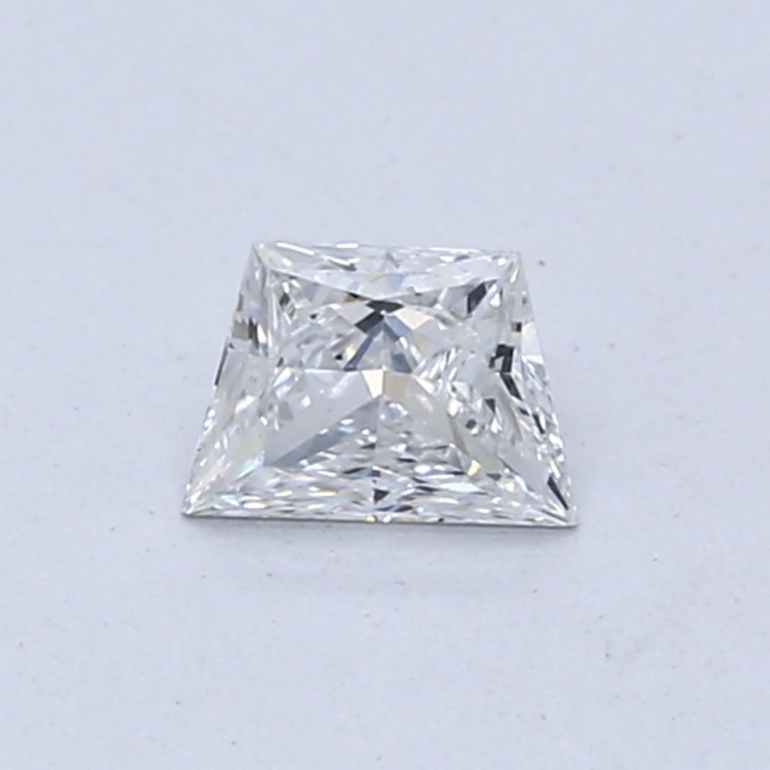 Loose Diamond - TRAPEZOID 0.37ct F VS1: Loose Diamond - TRAPEZOID 0.37ct F VS1 Source: This is a real non-mined Diamond that has been grown in a lab Shape: TRAPEZOID Carats: 0.37 Color: F Clarity: VS1 Certification: NONE Video: Video Link
