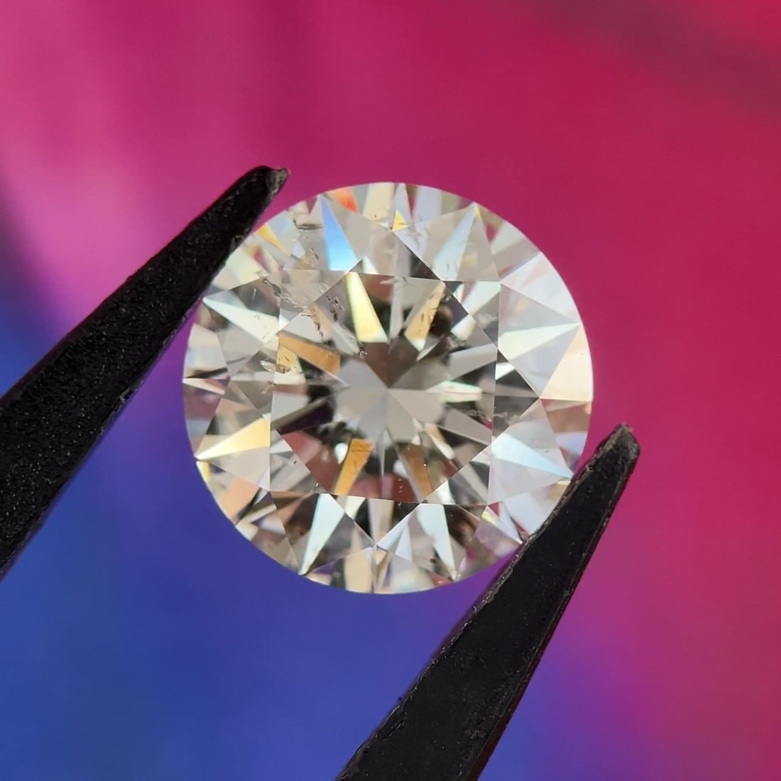 Loose Diamond - ROUND 2.02ct K I1: Loose Diamond - ROUND 2.02ct K I1 Source: Natural Shape: ROUND Carats: 2.02 Color: K Clarity: I1 Certification: GIA Video: