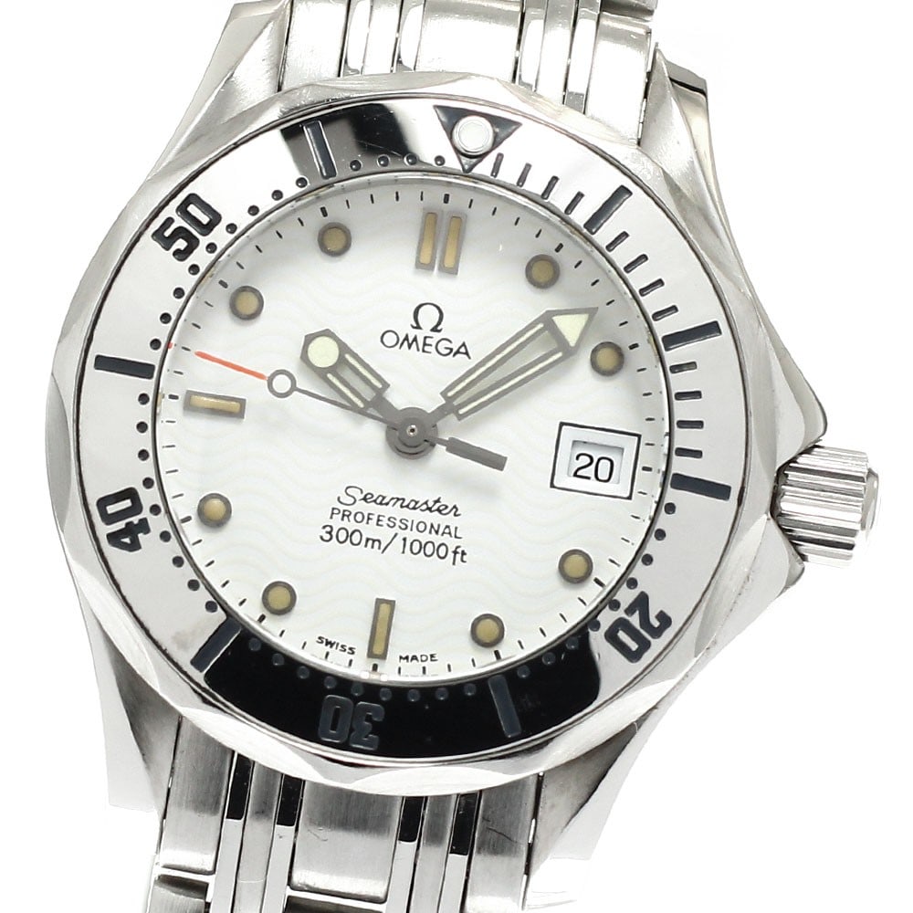 Omega Seamaster 300 Date Quartz Ladies 2582.20 Stainless Steel: Omega Seamaster 300 Date Quartz Ladies 2582.20 Stainless Steel This OMEGA Seamaster 300 Date Quartz ladies wristwatch features a stainless steel case and bracelet with a white dial. The watch is power