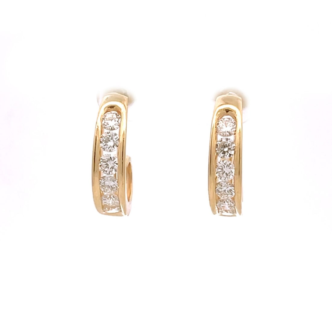 1.00ct VS Diamond Curved Hoop Earrings in 14k Yellow Gold: 1.00ct VS Diamond Curved Hoop Earrings in 14k Yellow Gold These stunning earrings are crafted from 14k yellow gold, featuring a stylish wide curved half hoop design. Each earring is adorned with 6 spa