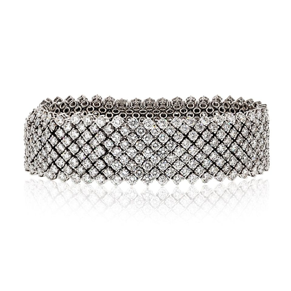 Aspery Platinum Diamond Bracelet 27 Carat F-G VS Signed Luxury: Aspery Platinum Diamond Bracelet 27 Carat F-G VS Signed Luxury This exquisite bracelet showcases a stunning arrangement of round cut diamonds totaling approximately 27 carats, known for their F-G colo