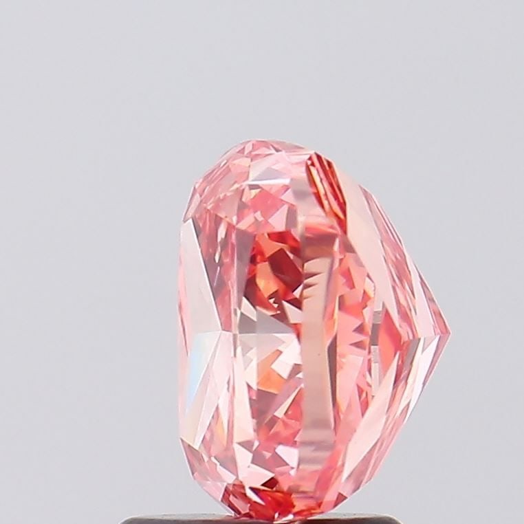 Loose Diamond - CUSHION BRILLIANT 2.92ct Fancy Vivid Pink VS2: Loose Diamond - CUSHION BRILLIANT 2.92ct Fancy Vivid Pink VS2 Source: This is a real non-mined Diamond that has been grown in a lab Shape: CUSHION BRILLIANT Carats: 2.92 Color: Fancy Vivid Pink