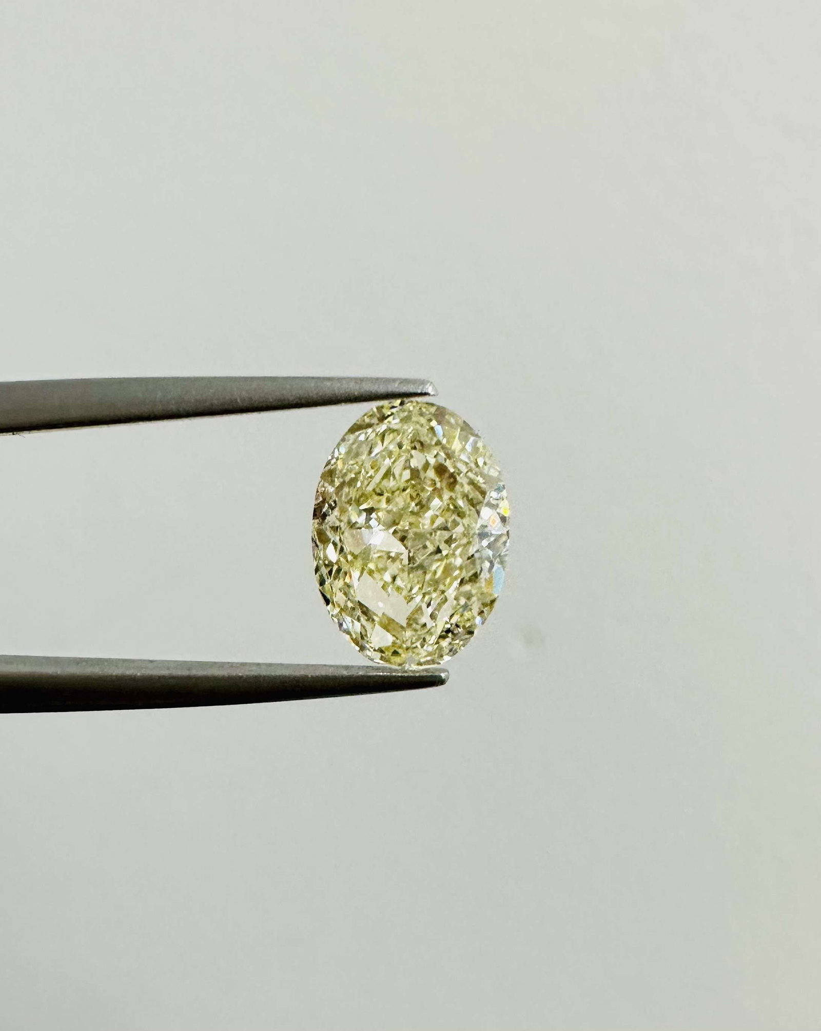 Loose Diamond - OVAL 2.0ct W-X VS1 (1 of 1)