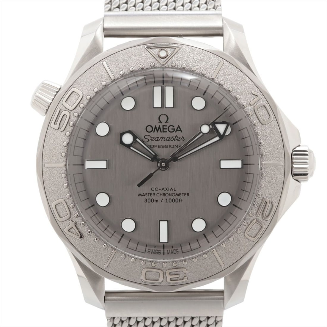 OMEGA Seamaster Diver 300M Co-Axial Master Chronometer Wristwatch: OMEGA Seamaster Diver 300M Co-Axial Master Chronometer Wristwatch This OMEGA Seamaster Professional Diver 300M Co-Axial Master Chronometer is a men's wristwatch crafted in Switzerland. The watch is pr