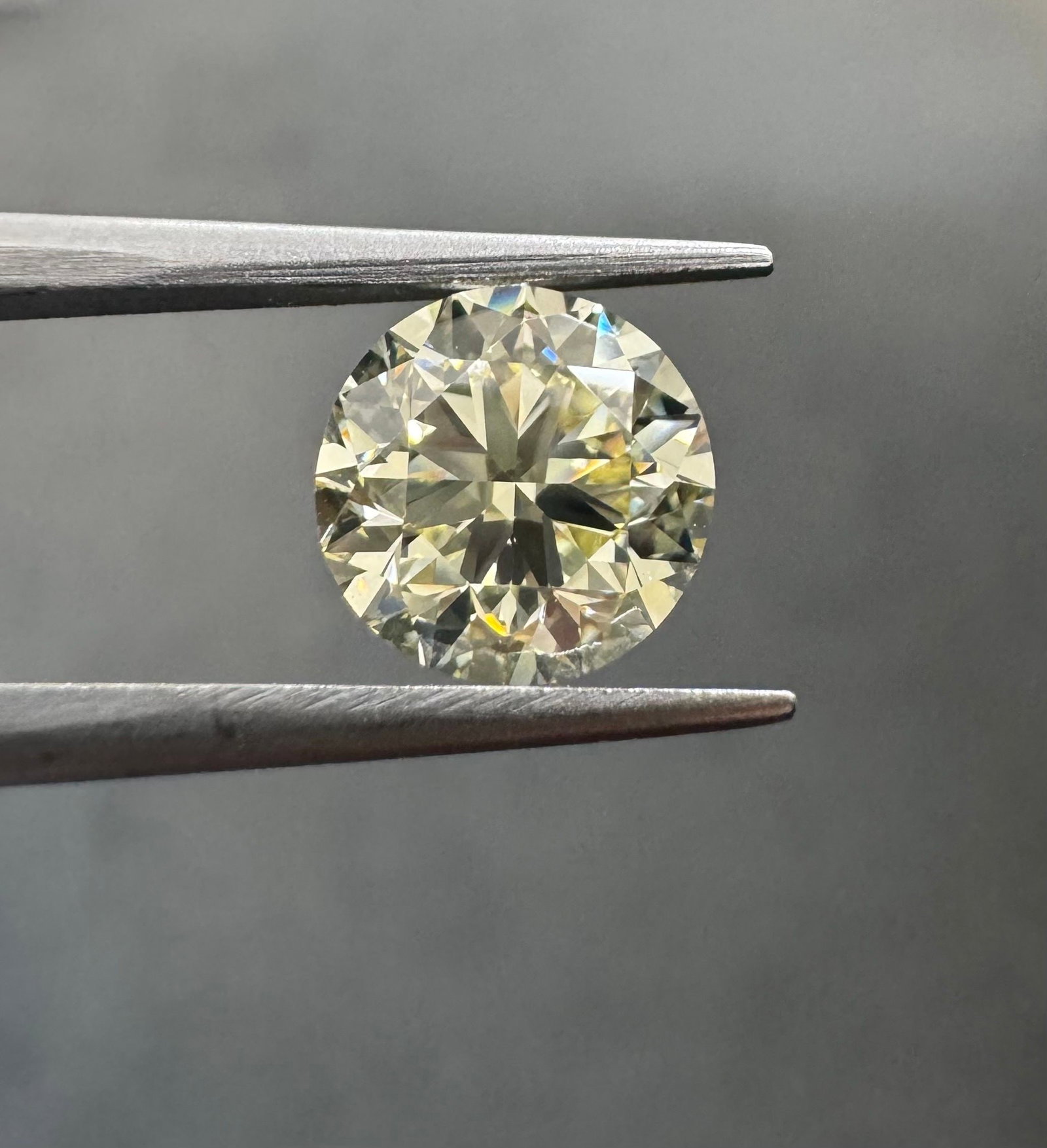 Loose Diamond - ROUND 2.02ct U-V VVS1 (1 of 1)
