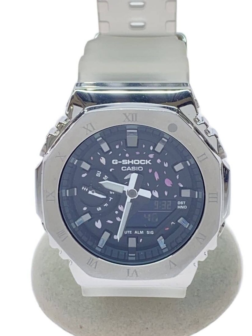 Casio G Shock GM 2100TTTR Black Men's Wristwatch: Casio G Shock GM 2100TTTR Black Men's Wristwatch This is a CASIO G-SHOCK GM-2100TTTR men's wristwatch in black, made in Japan. The watch is in slightly used condition, categorized as Used B, indicatin