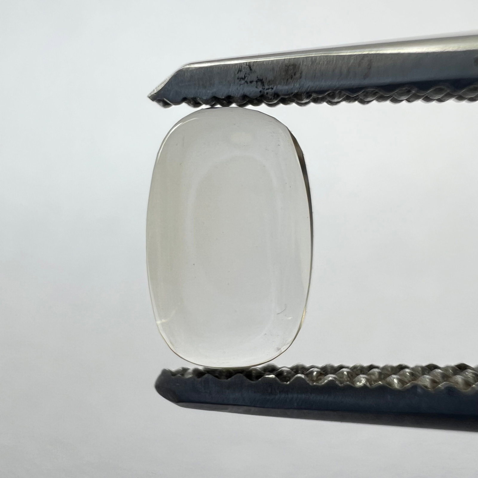 Loose Diamond - CUSHION BRILLIANT 0.68ct Brown VS1: Loose Diamond - CUSHION BRILLIANT 0.68ct Brown VS1 Source: This is a real non-mined Diamond that has been grown in a lab Shape: CUSHION BRILLIANT Carats: 0.68 Color: Brown Certification: NONE The Diam