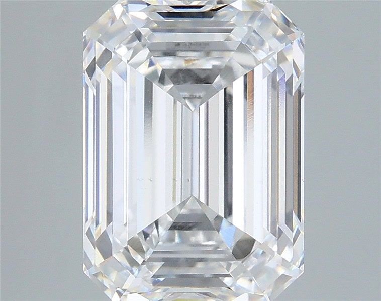 Loose Diamond - EMERALD 4.05ct D VS1: Loose Diamond - EMERALD 4.05ct D VS1 Source: This is a real non-mined Diamond that has been grown in a lab Shape: EMERALD Carats: 4.05 Color: D Clarity: VS1 Certification: IGI Video: