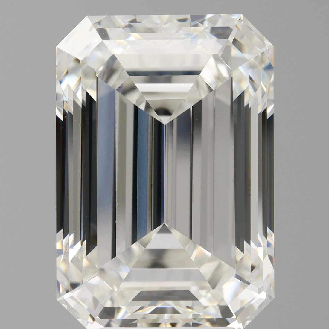 Loose Diamond - EMERALD 8.1ct F VVS2: Loose Diamond - EMERALD 8.1ct F VVS2 Source: This is a real non-mined Diamond that has been grown in a lab Shape: EMERALD Carats: 8.1 Color: F Clarity: VVS2 Certification: IGI Video: Video Link The
