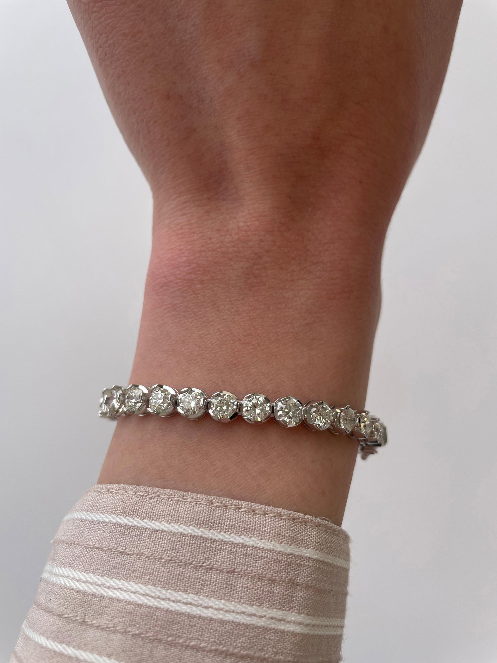 10.51ct Diamond Tennis Bracelet 18k White Gold - 2