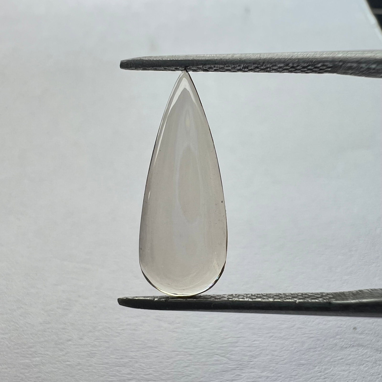 Loose Diamond - PEAR 1.72ct Champagne VS1: Loose Diamond - PEAR 1.72ct Champagne VS1 Source: This is a real non-mined Diamond that has been grown in a lab Shape: PEAR Carats: 1.72 Color: Champagne Certification: NONE The Diamond Depot Guarante