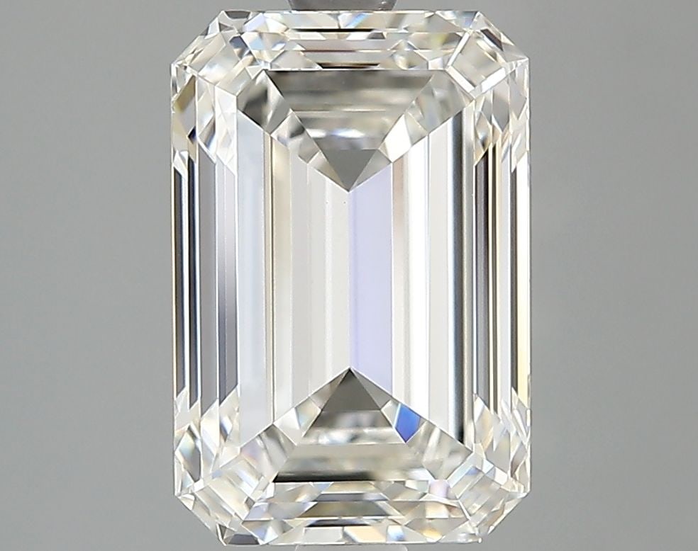 Loose Diamond - EMERALD 2.84ct G VVS2: Loose Diamond - EMERALD 2.84ct G VVS2 Source: This is a real non-mined Diamond that has been grown in a lab Shape: EMERALD Carats: 2.84 Color: G Clarity: VVS2 Certification: IGI Video: Video Link The
