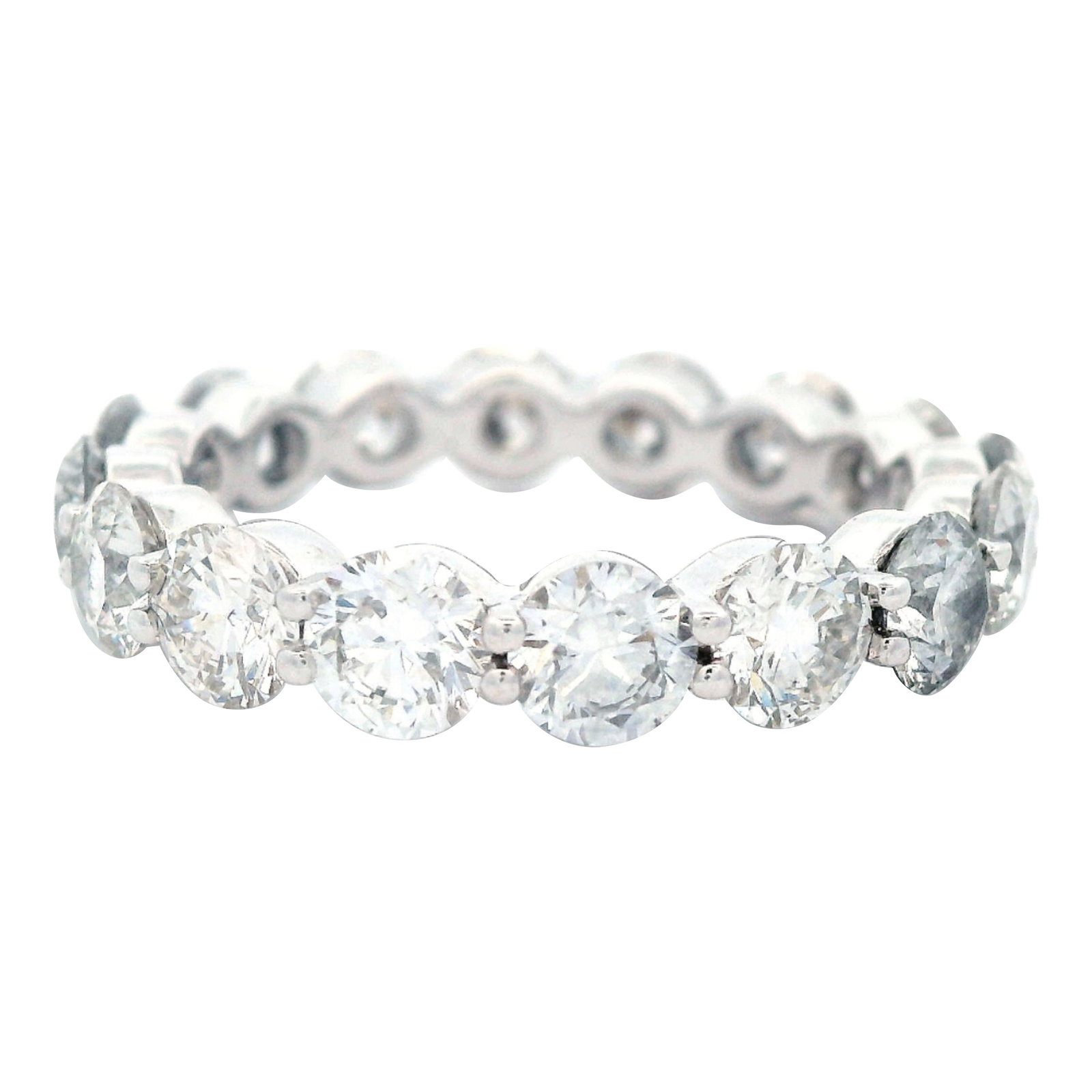 3.88ct Round Diamond Eternity Band 18k White Gold: 3.88ct Round Diamond Eternity Band 18k White Gold This exquisite round diamond eternity band features 16 brilliant round diamonds totaling 3.88 carats. Crafted in luxurious 18k white gold, this modern