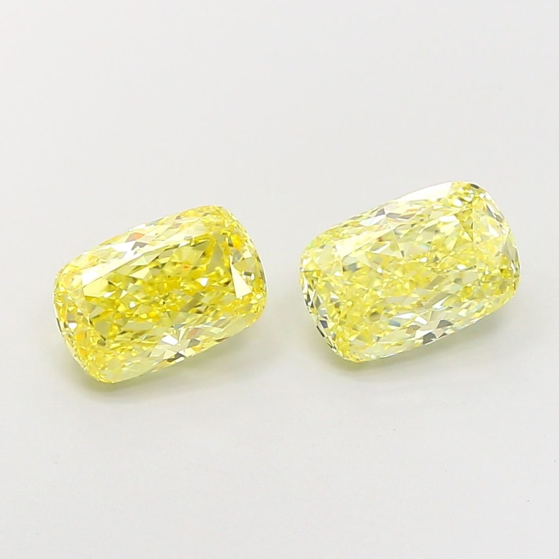 Loose Diamond - CUSHION MODIFIED 1.52ct Fancy Intense Yellow VS1: Loose Diamond - CUSHION MODIFIED 1.52ct Fancy Intense Yellow VS1 Source: This is a real non-mined Diamond that has been grown in a lab Shape: CUSHION MODIFIED Carats: 1.52 Color: Fancy Intense Yellow 