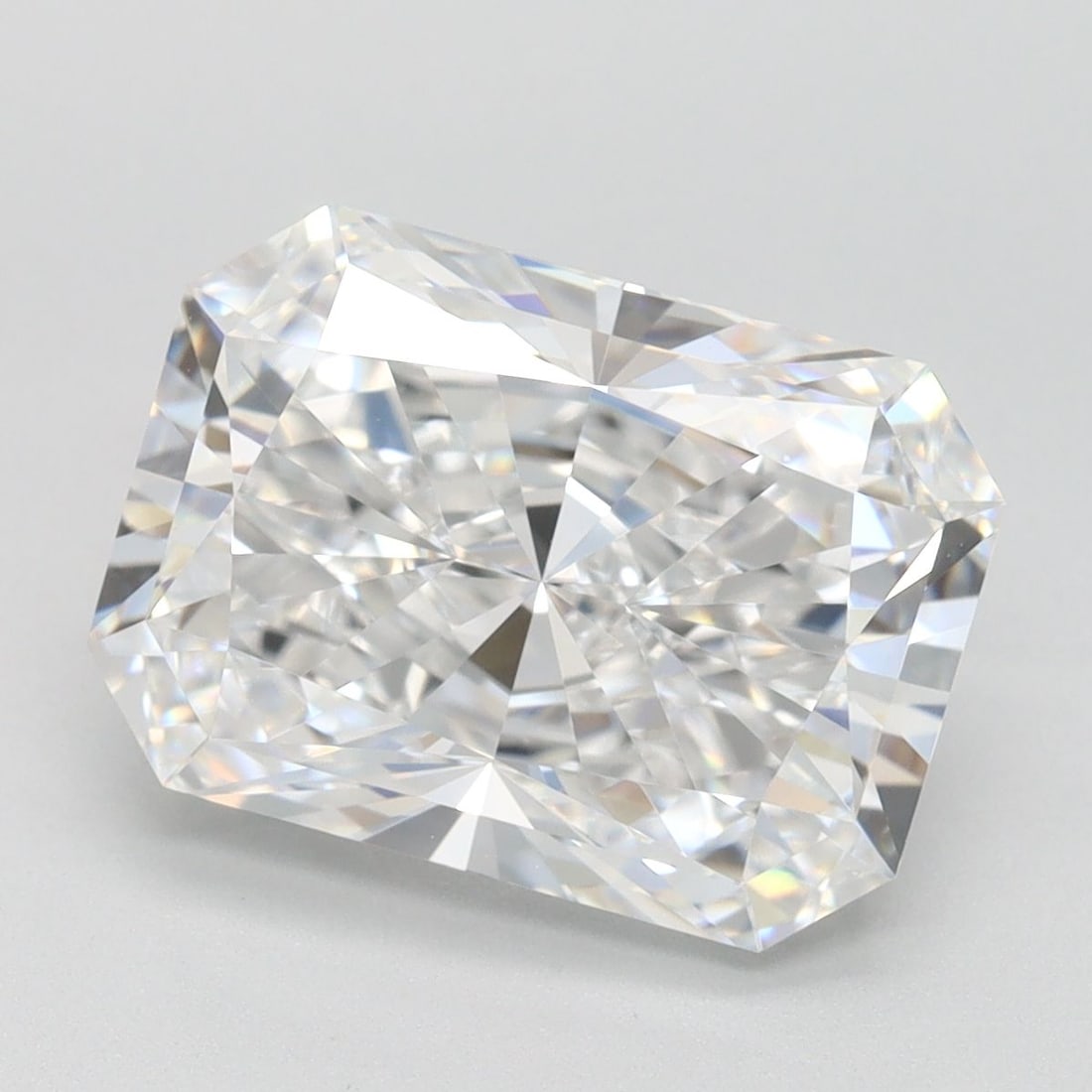 Loose Diamond - RADIANT 4.01ct D FL: Loose Diamond - RADIANT 4.01ct D FL Source: This is a real non-mined Diamond that has been grown in a lab Shape: RADIANT Carats: 4.01 Color: D Clarity: FL Certification: IGI Video: