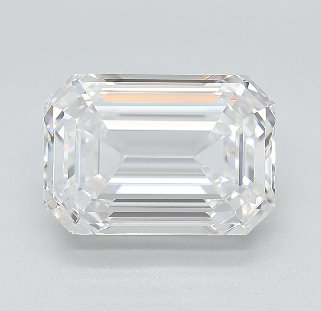 Loose Diamond - EMERALD 5.62ct D IF: Loose Diamond - EMERALD 5.62ct D IF Source: This is a real non-mined Diamond that has been grown in a lab Shape: EMERALD Carats: 5.62 Color: D Clarity: IF Certification: IGI Video: Video Link The