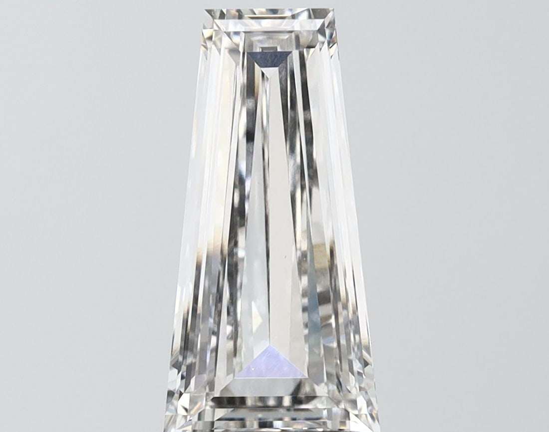 Loose Diamond - TAPERED BAGUETTE 2.39ct G VVS2: Loose Diamond - TAPERED BAGUETTE 2.39ct G VVS2 Source: This is a real non-mined Diamond that has been grown in a lab Shape: TAPERED BAGUETTE Carats: 2.39 Color: G Clarity: VVS2 Certification: IGI Vide