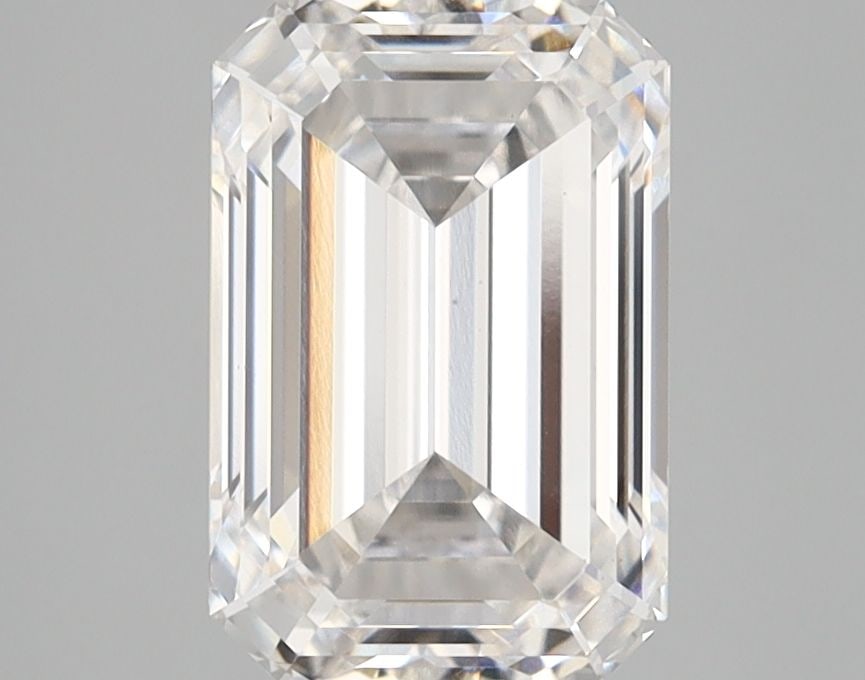 Loose Diamond - EMERALD 2.59ct F VS1: Loose Diamond - EMERALD 2.59ct F VS1 Source: This is a real non-mined Diamond that has been grown in a lab Shape: EMERALD Carats: 2.59 Color: F Clarity: VS1 Certification: GIA Video: