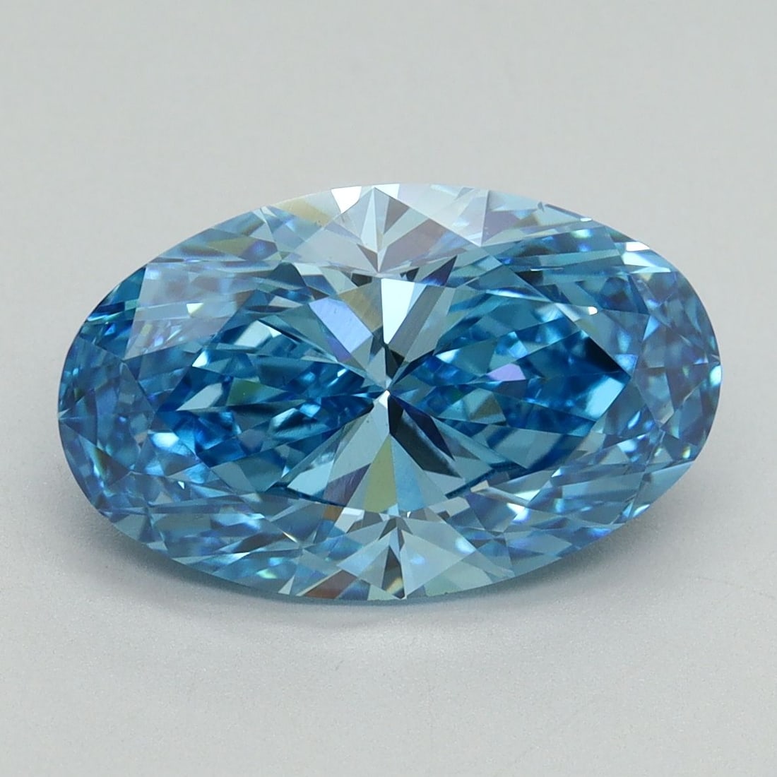 Loose Diamond - OVAL 4.12ct Fancy Vivid Blue VS1: Loose Diamond - OVAL 4.12ct Fancy Vivid Blue VS1 Source: This is a real non-mined Diamond that has been grown in a lab Shape: OVAL Carats: 4.12 Color: Fancy Vivid Blue Certification: IGI Video: