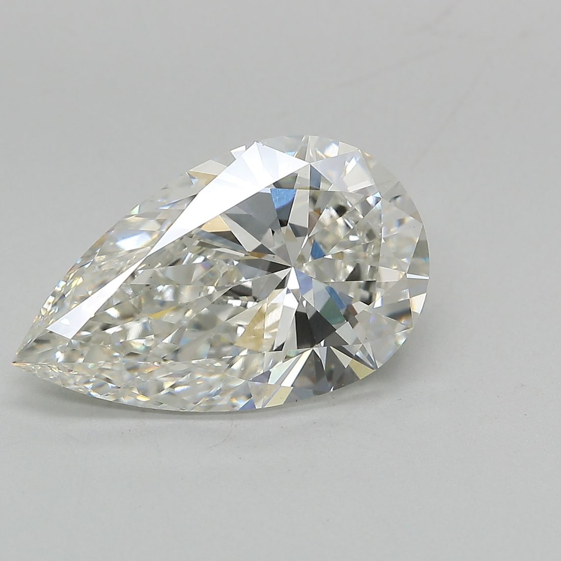 Loose Diamond - PEAR 5.3ct G VS1: Loose Diamond - PEAR 5.3ct G VS1 Source: This is a real non-mined Diamond that has been grown in a lab Shape: PEAR Carats: 5.3 Color: G Clarity: VS1 Certification: IGI Video: