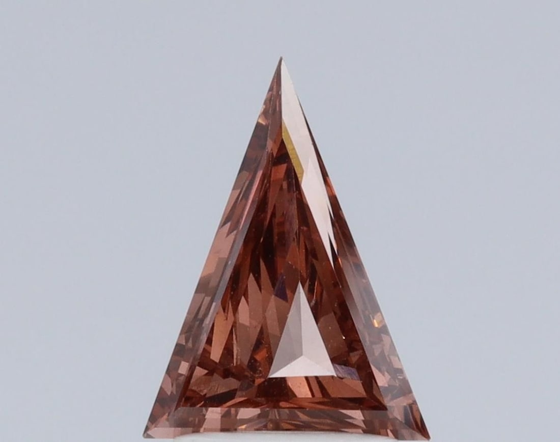 Loose Diamond - KITE 1.05ct Brown SI1: Loose Diamond - KITE 1.05ct Brown SI1 Source: This is a real non-mined Diamond that has been grown in a lab Shape: KITE Carats: 1.05 Color: Brown Certification: NONE Video: