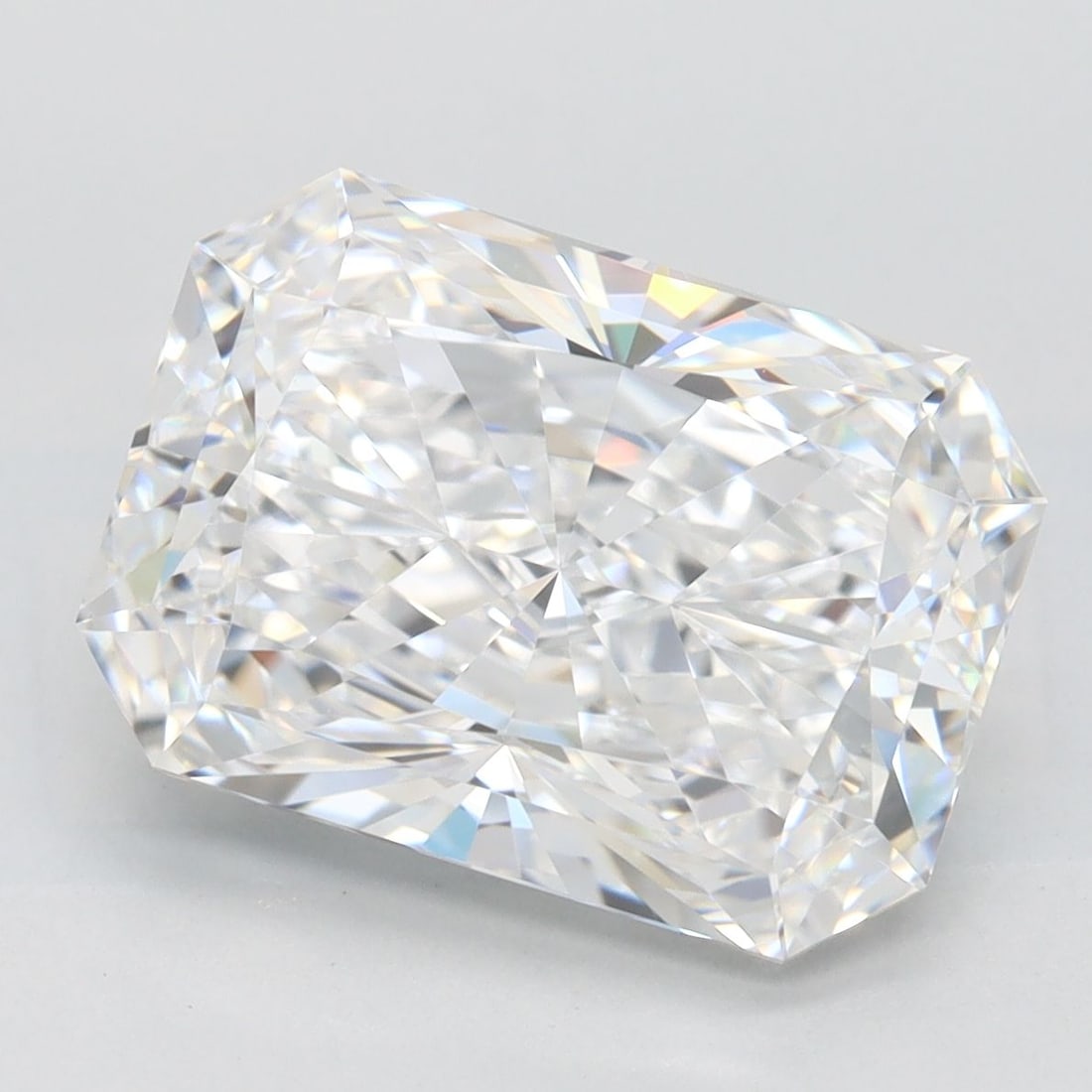Loose Diamond - RADIANT 4.36ct D IF: Loose Diamond - RADIANT 4.36ct D IF Source: This is a real non-mined Diamond that has been grown in a lab Shape: RADIANT Carats: 4.36 Color: D Clarity: IF Certification: GIA Video: