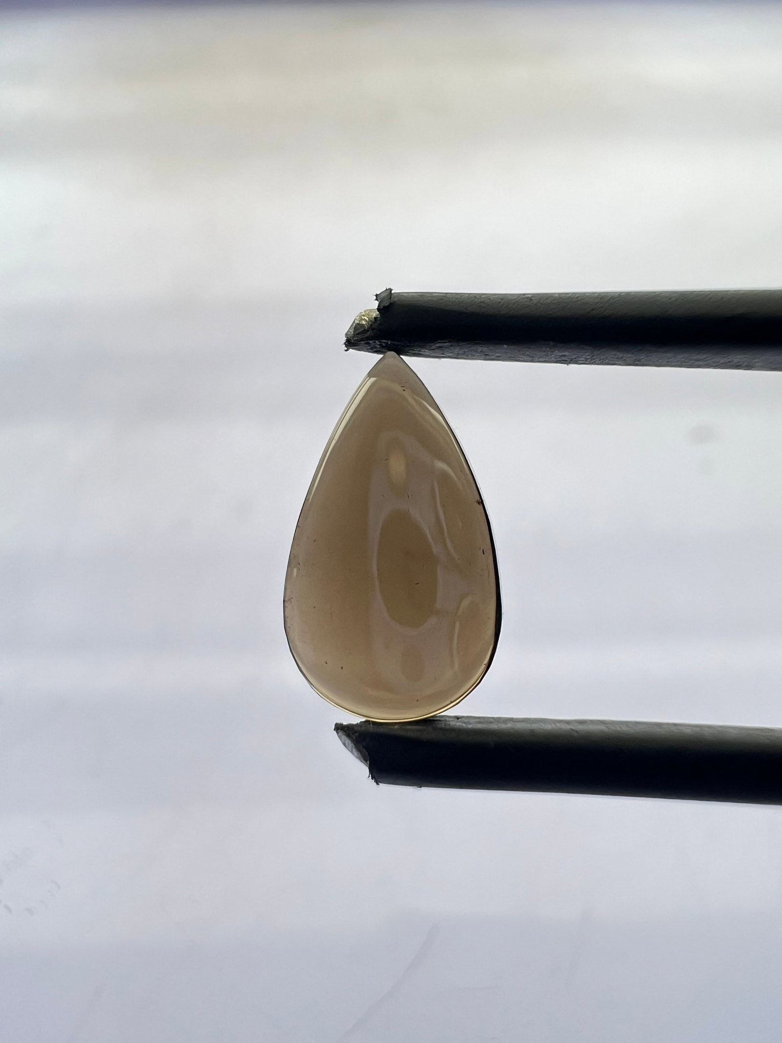 Loose Diamond - PEAR 0.87ct Brown VS2: Loose Diamond - PEAR 0.87ct Brown VS2 Source: This is a real non-mined Diamond that has been grown in a lab Shape: PEAR Carats: 0.87 Color: Brown Certification: NONE The Diamond Depot Guarantee: All i