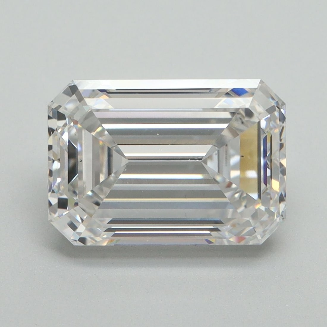 Loose Diamond - EMERALD 4.24ct D VS1: Loose Diamond - EMERALD 4.24ct D VS1 Source: This is a real non-mined Diamond that has been grown in a lab Shape: EMERALD Carats: 4.24 Color: D Clarity: VS1 Certification: IGI Video: Video Link The