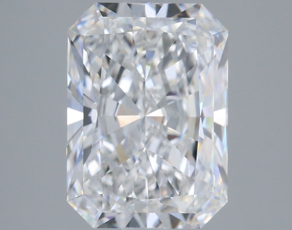 Loose Diamond - RADIANT 3.07ct D VVS2: Loose Diamond - RADIANT 3.07ct D VVS2 Source: This is a real non-mined Diamond that has been grown in a lab Shape: RADIANT Carats: 3.07 Color: D Clarity: VVS2 Certification: IGI Video: Video Link The