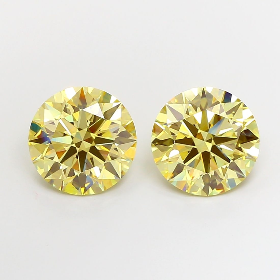 Ideal Loose Diamond - ROUND 5.05ct Fancy Intense Yellow VS1: Ideal Loose Diamond - ROUND 5.05ct Fancy Intense Yellow VS1 Source: This is a real non-mined Diamond that has been grown in a lab Shape: ROUND Carats: 5.05 Color: Fancy Intense Yellow Certification: I