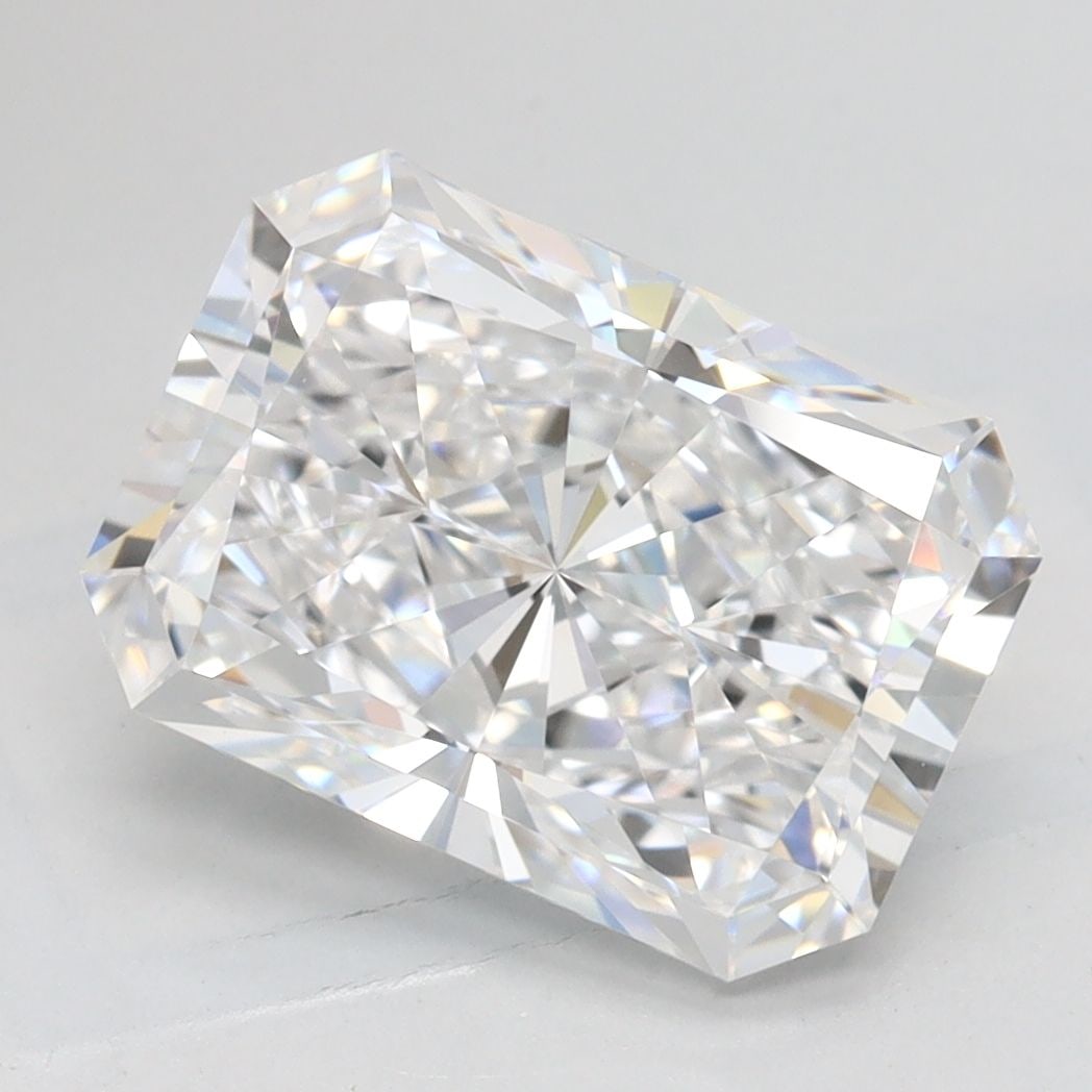 Loose Diamond - RADIANT 2.81ct D IF: Loose Diamond - RADIANT 2.81ct D IF Source: This is a real non-mined Diamond that has been grown in a lab Shape: RADIANT Carats: 2.81 Color: D Clarity: IF Certification: GIA Video: