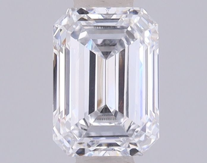 Loose Diamond - EMERALD 0.7ct E VVS2: Loose Diamond - EMERALD 0.7ct E VVS2 Source: This is a real non-mined Diamond that has been grown in a lab Shape: EMERALD Carats: 0.7 Color: E Clarity: VVS2 Certification: IGI Video: Video Link The