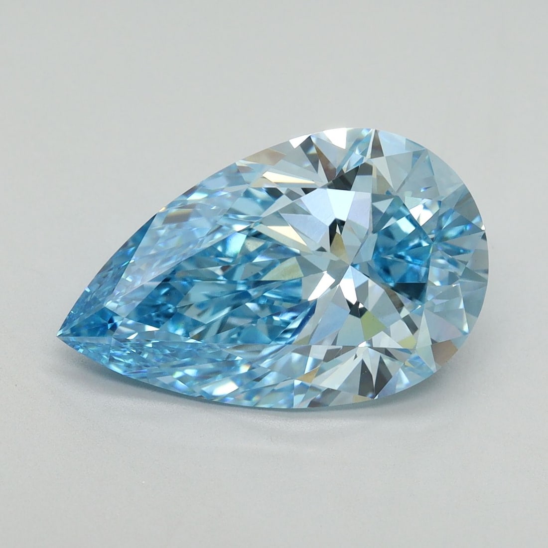 Loose Diamond - PEAR 5.07ct Fancy Vivid Blue VVS2: Loose Diamond - PEAR 5.07ct Fancy Vivid Blue VVS2 Source: This is a real non-mined Diamond that has been grown in a lab Shape: PEAR Carats: 5.07 Color: Fancy Vivid Blue Certification: IGI Video: