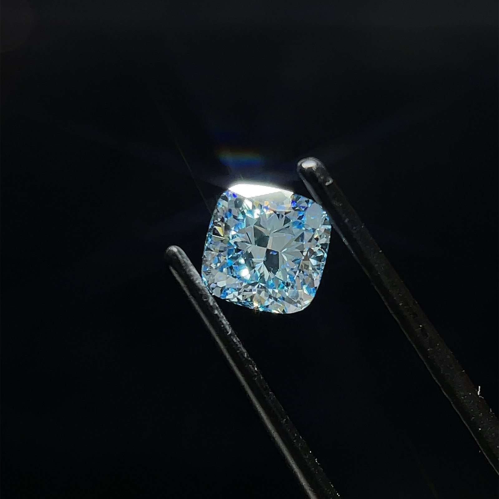 Loose Diamond - CUSHION BRILLIANT 1.1ct Fancy Intense Blue VS2: Loose Diamond - CUSHION BRILLIANT 1.1ct Fancy Intense Blue VS2 Source: This is a real non-mined Diamond that has been grown in a lab Shape: CUSHION BRILLIANT Carats: 1.1 Color: Fancy Intense Blue Cert