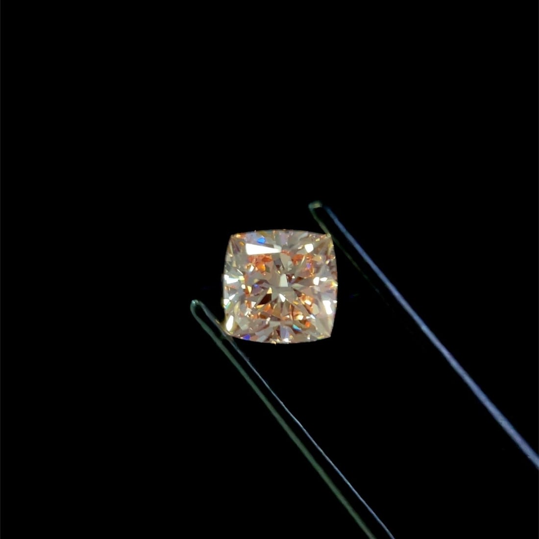Loose Diamond - CUSHION BRILLIANT 1.56ct Fancy Intense Pink VVS2: Loose Diamond - CUSHION BRILLIANT 1.56ct Fancy Intense Pink VVS2 Source: This is a real non-mined Diamond that has been grown in a lab Shape: CUSHION BRILLIANT Carats: 1.56 Color: Fancy Intense Pink C