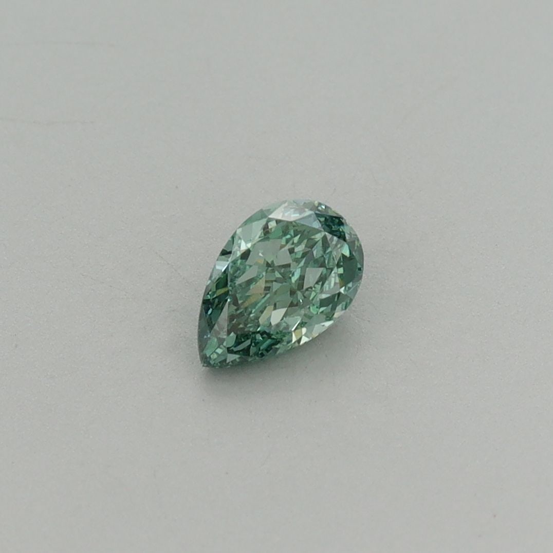 Loose Diamond - PEAR 0.36ct Fancy Vivid Green VS1: Loose Diamond - PEAR 0.36ct Fancy Vivid Green VS1 Source: This is a real non-mined Diamond that has been grown in a lab Shape: PEAR Carats: 0.36 Color: Fancy Vivid Green Certification: IGI Video: