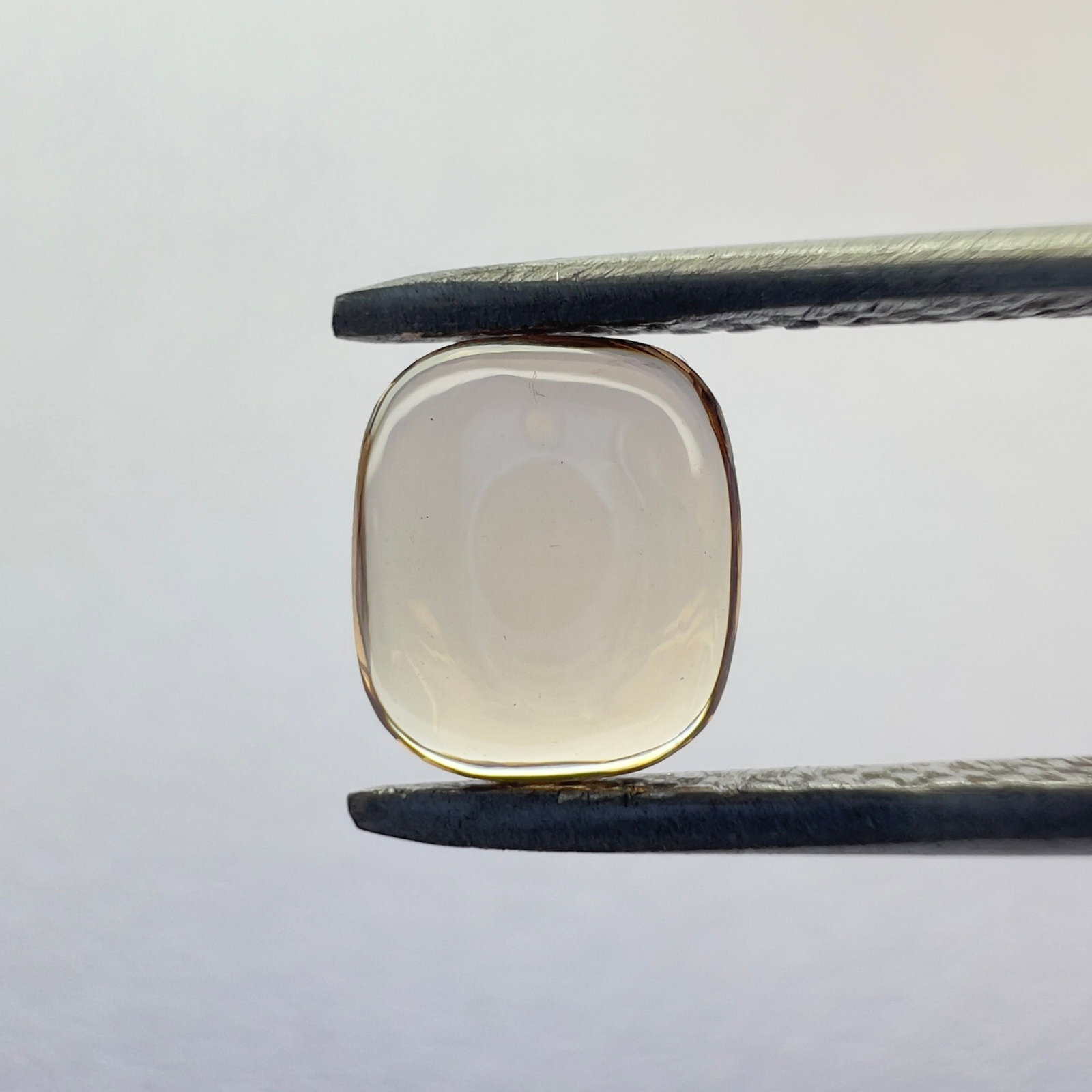 Loose Diamond - CUSHION BRILLIANT 0.5ct Orange VS1: Loose Diamond - CUSHION BRILLIANT 0.5ct Orange VS1 Source: This is a real non-mined Diamond that has been grown in a lab Shape: CUSHION BRILLIANT Carats: 0.5 Color: Orange Certification: NONE The Diam