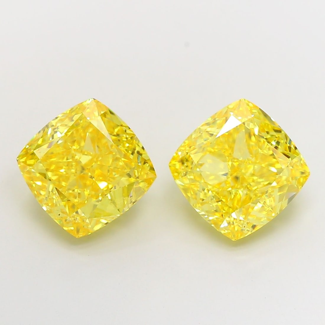 Loose Diamond - CUSHION MODIFIED 8.02ct Fancy Vivid Yellow VS2: Loose Diamond - CUSHION MODIFIED 8.02ct Fancy Vivid Yellow VS2 Source: This is a real non-mined Diamond that has been grown in a lab Shape: CUSHION MODIFIED Carats: 8.02 Color: Fancy Vivid Yellow Cert