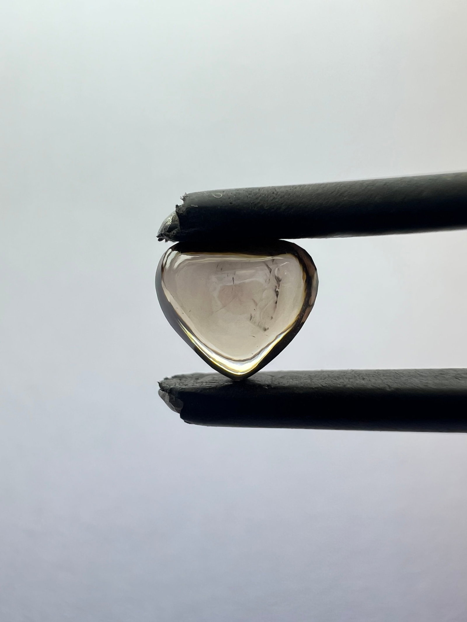 Loose Diamond - HEART 0.38ct Brown VS2: Loose Diamond - HEART 0.38ct Brown VS2 Source: This is a real non-mined Diamond that has been grown in a lab Shape: HEART Carats: 0.38 Color: Brown Certification: NONE The Diamond Depot Guarantee: All